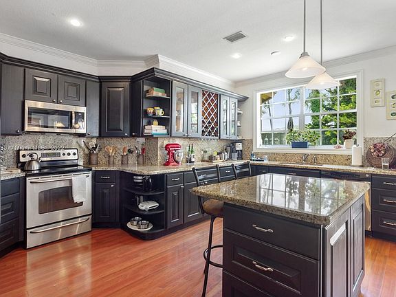 3rd image of 11079 NW 80th Ln