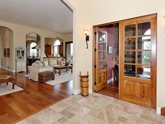 Entry way
