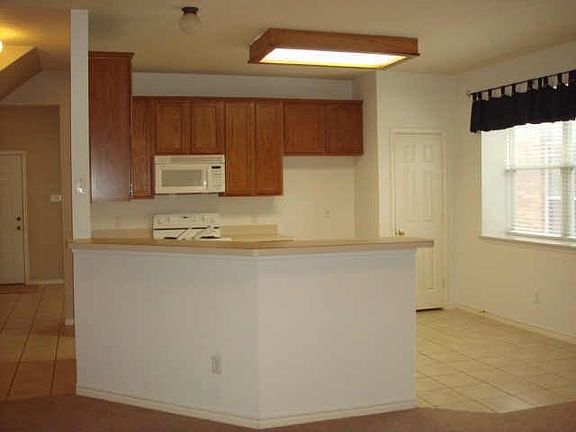 5th image of 6421 Fall River Dr