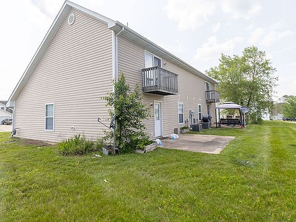 2nd image of 3306 Dove Dr #3306