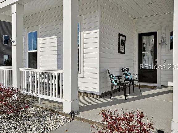 3rd image of 1837 Club Way