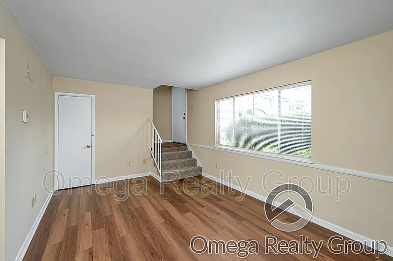 2 bed, 1.0 bath, 900 sqft, $650 — Photo 3