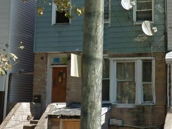 43 Montauk Ave, Brooklyn, NY 11208