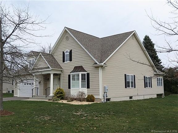 2nd image of 63 Dogwood Ct