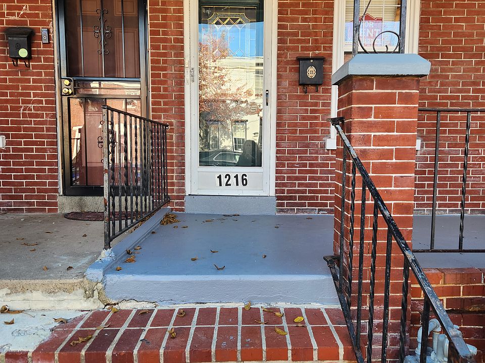 1st image of 1216 Linden St