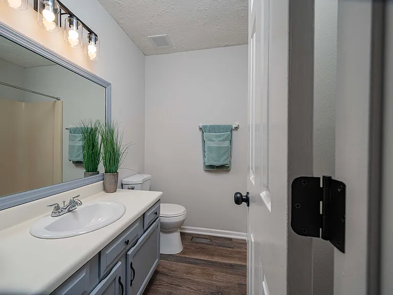 2594 Exeter Dr — Photo 18