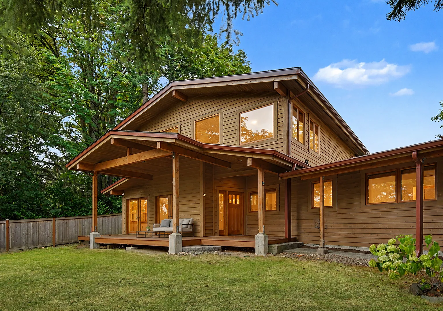 Gorgeous Corner-Lot Home in Lake Forest Park — Photo 1