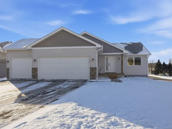 1101 Farmers Ln, Belle Plaine, MN 56011