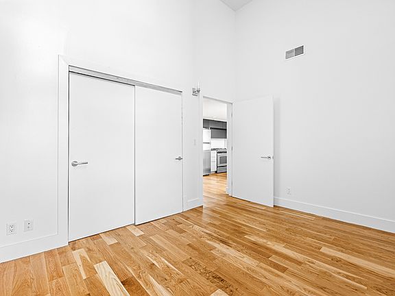 5th image of 105 Grand Ave