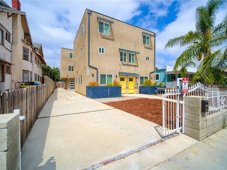 3019 S Raymond Ave #1/2 — Photo 14