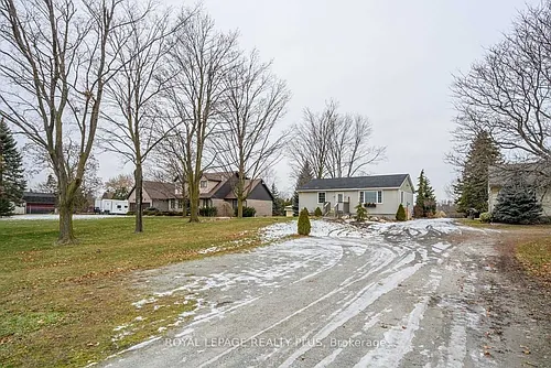 577 Dundas St E Photo 1