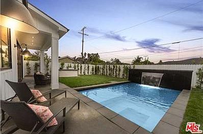 5th image of 10974 Ayres Ave