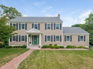 225 Edgewater Dr, Pembroke, MA 02359