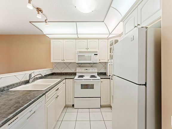 5th image of 237 Youville Dr NW #503