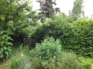 2020 NE 70th St, Seattle, WA 98115