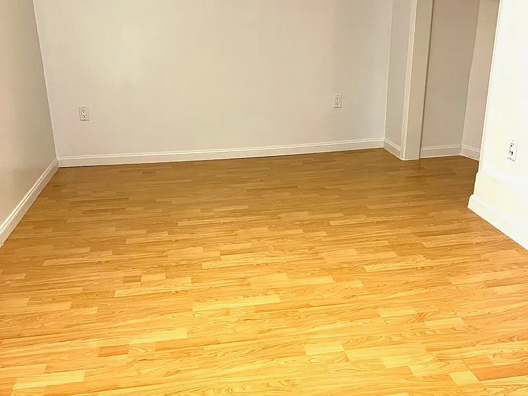 250 Baltimore Way — Photo 2