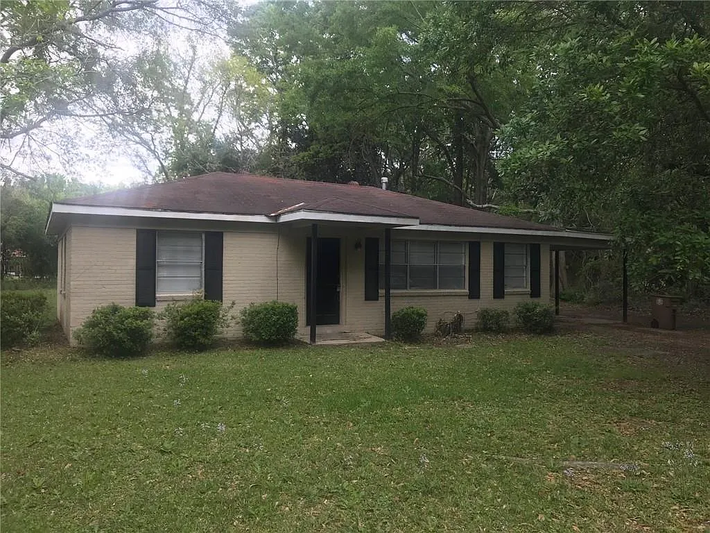 3 bed, 1.0 bath, 960 sqft, $995 — Photo 2