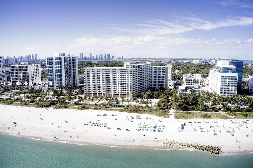 Triton Tower Condo — Photo 3