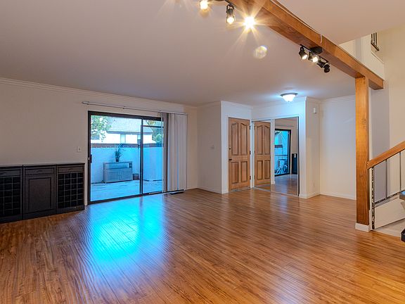 2nd image of 21535 Erwin St Unit 121