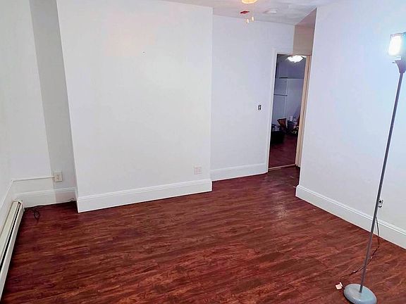 5th image of 17 Ledge St.
