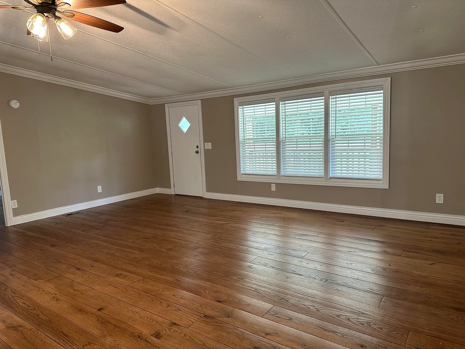 3 bed, 1344 sqft, $1,675 — Photo 2