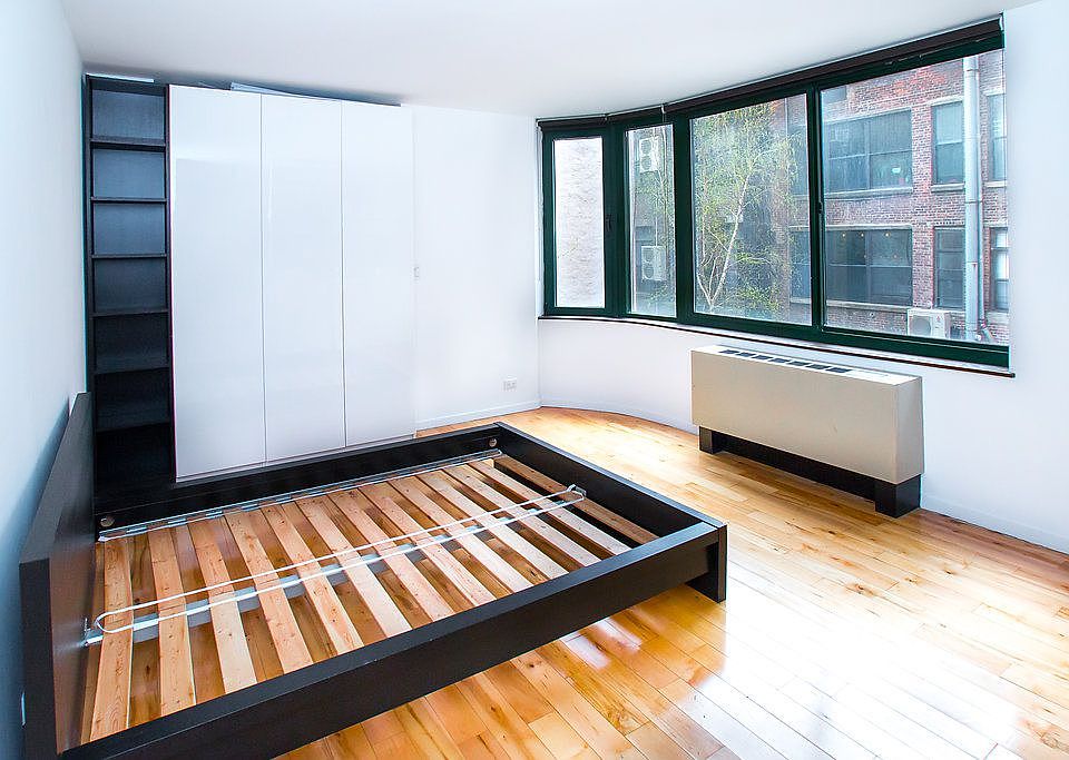1st image of 275 Greenwich St #5PS