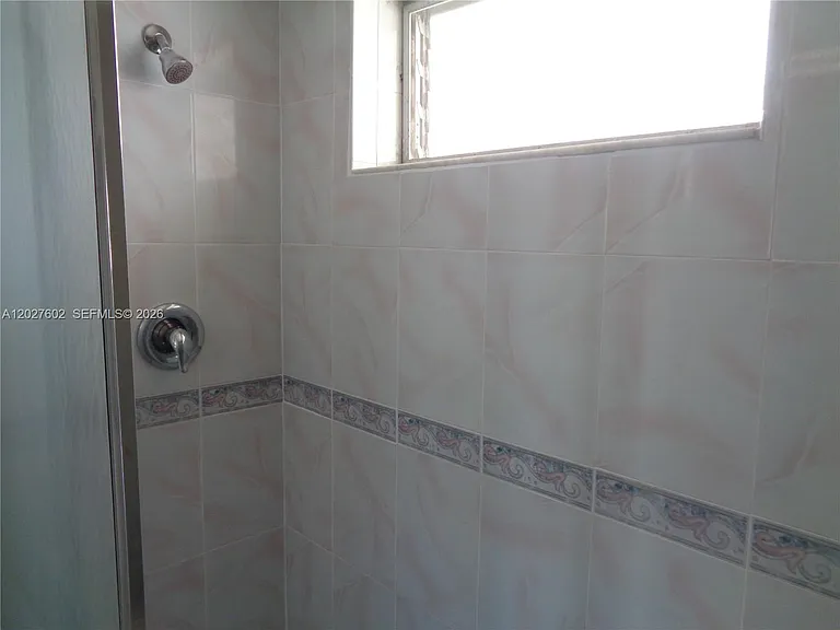 450 Golden Isles Dr #1H — Photo 26