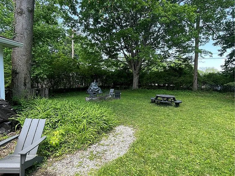 113 Marshall St — Photo 4