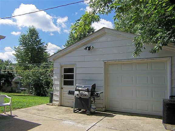 2nd image of 2100 Saint Michael Dr
