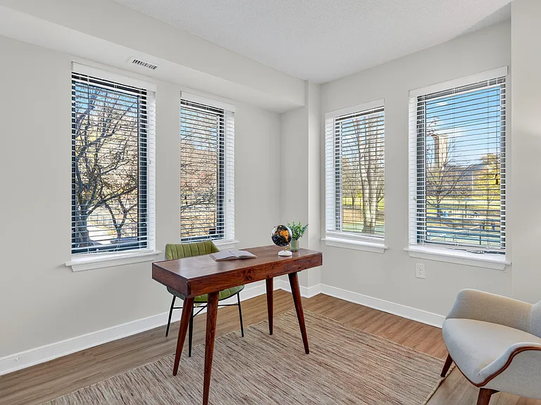 The Saratoga Apartments — Photo 10