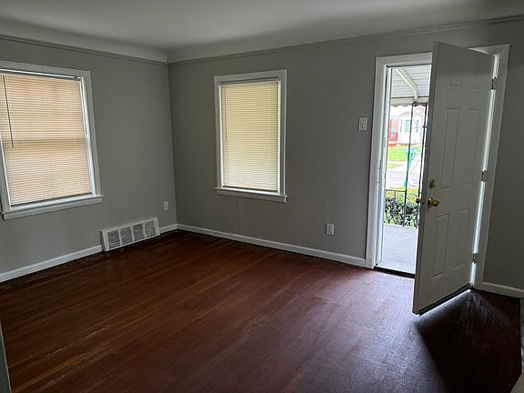 2nd image of 11705 Glastonbury Ave