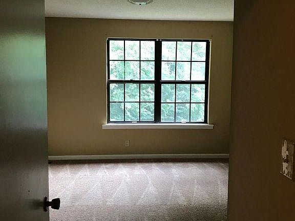 5th image of 1533 E Knollwood Cir
