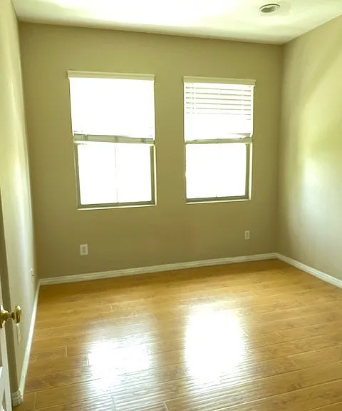215 Groveland — Photo 7