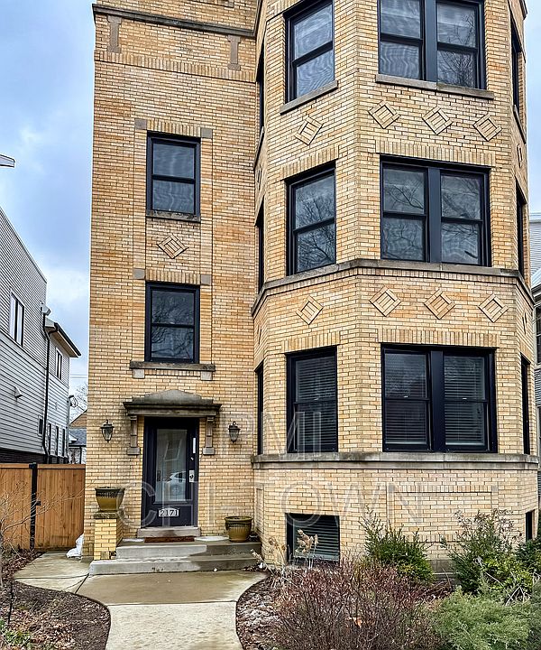 1st image of 2171 W Sunnyside Ave #G