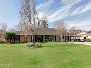 102 Oak Coulee Dr, Lafayette, LA 70507