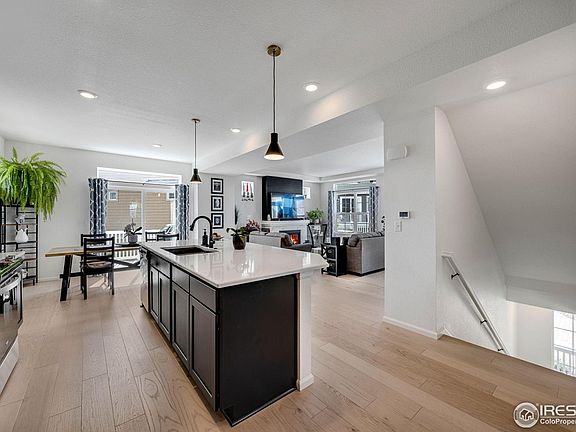 4th image of 542 Highlands Cir