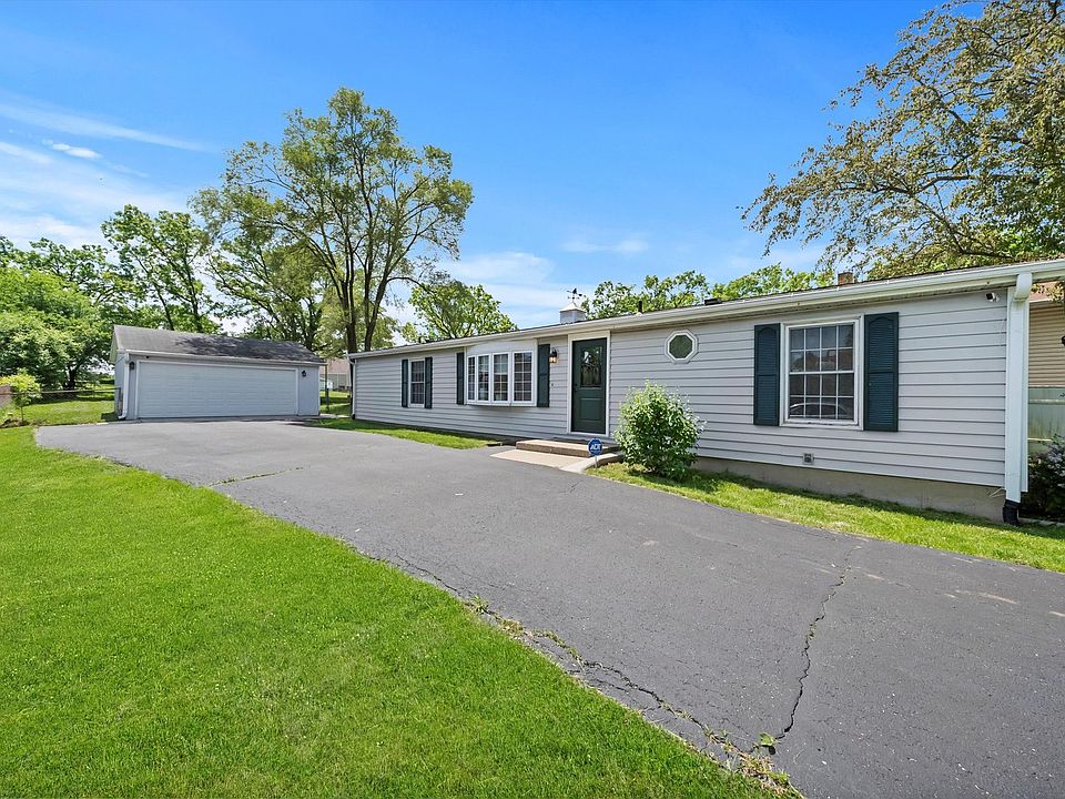 1st image of 471 Devonshire Ln