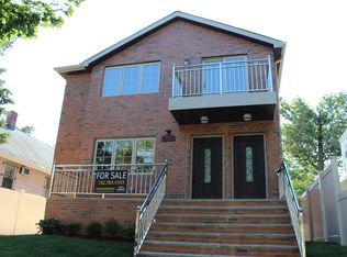 7612 167th St, Fresh Meadows, NY 11366