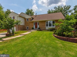 8702 Liberty Ln, Potomac, MD 20854