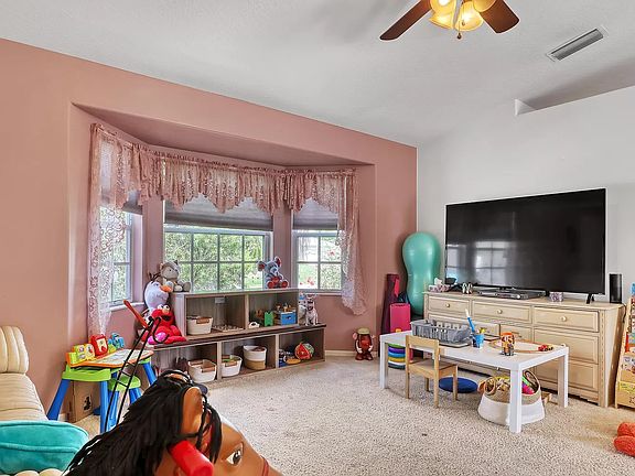 4th image of 527 Sauders Rd SE