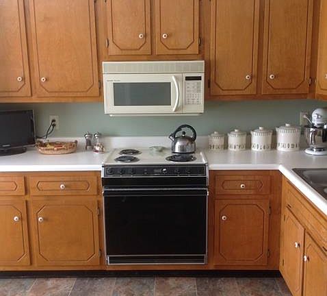 4th image of 3050 Woody Ln