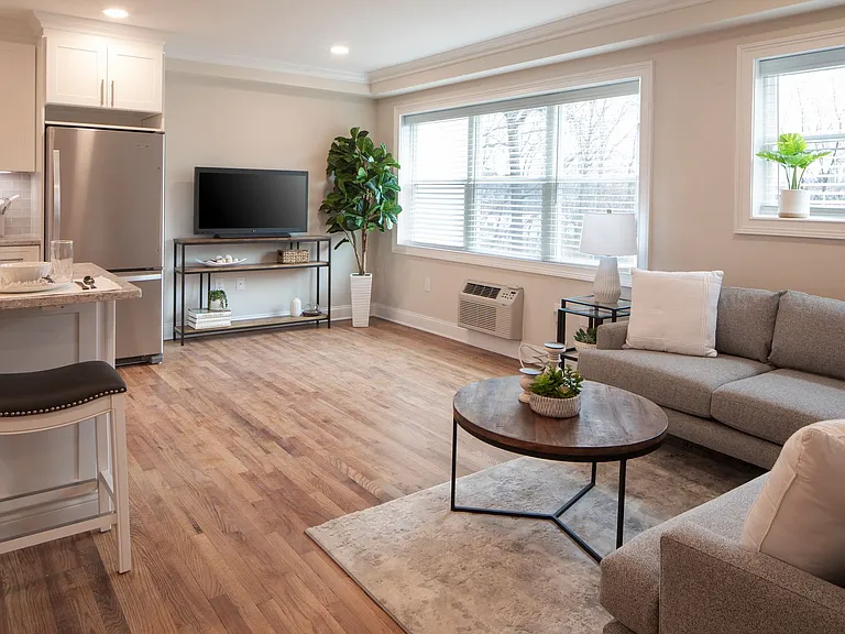 The Parkview at Polifly: In-Unit Washer & Dryer, Heat and Water Included, and Cat & Dog Friendly — Photo 30