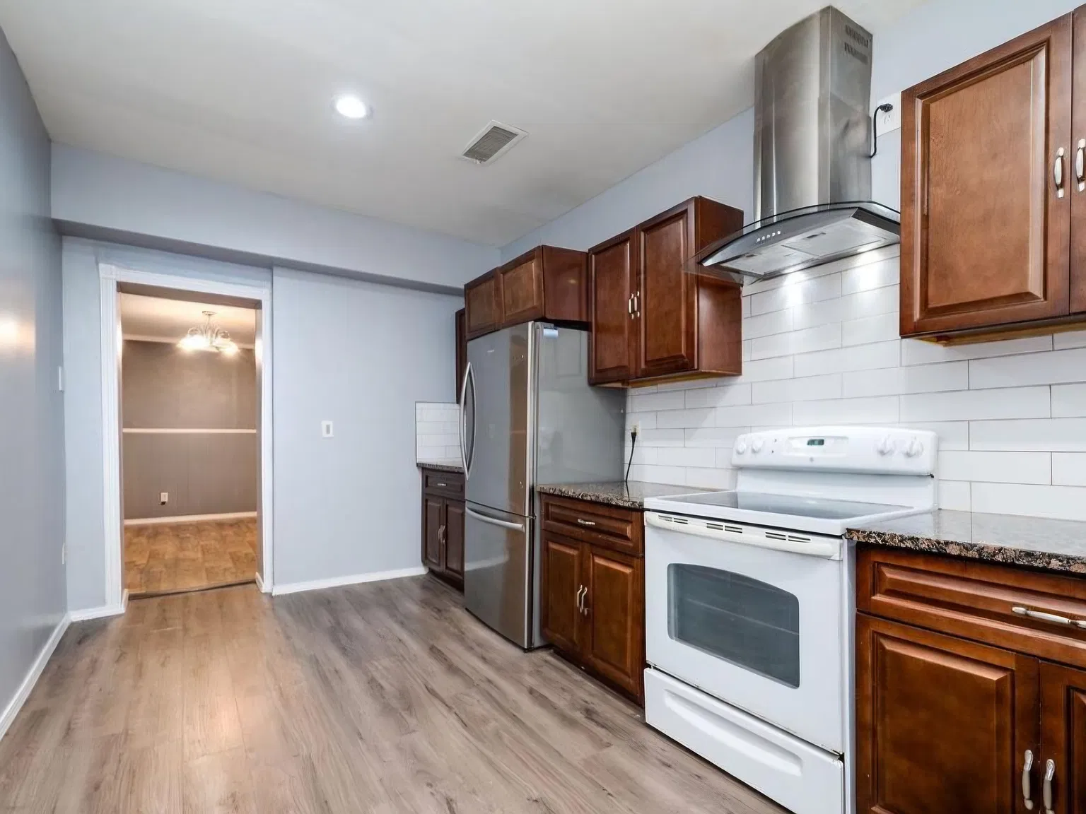 844 Church St — Photo 2