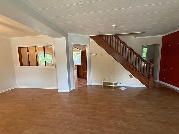 3rd image of 4904 S 58th Ave