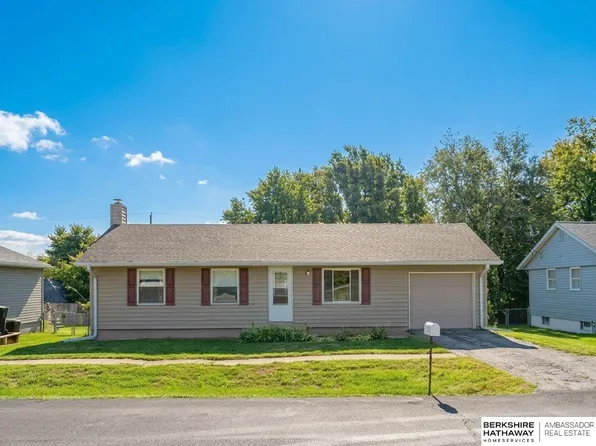 305 N Taylor Ave, Murray, NE 68409