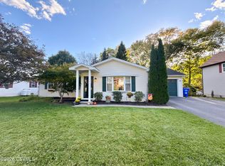 510 Rolling Green Dr, Selinsgrove, PA 17870