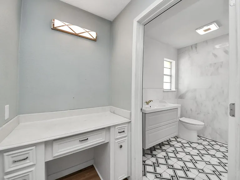 16502 N Mediterranean St — Photo 26