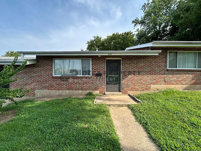 9385 Minerva Ave — Photo 1