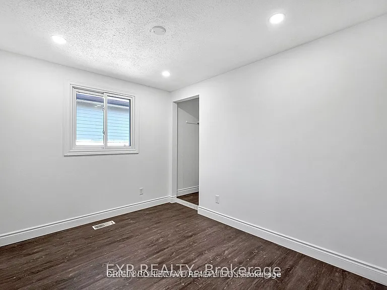 63 Wheatfield Cres — Photo 12