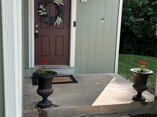 24 Lantern Lane, Lake St Louis, MO 63367